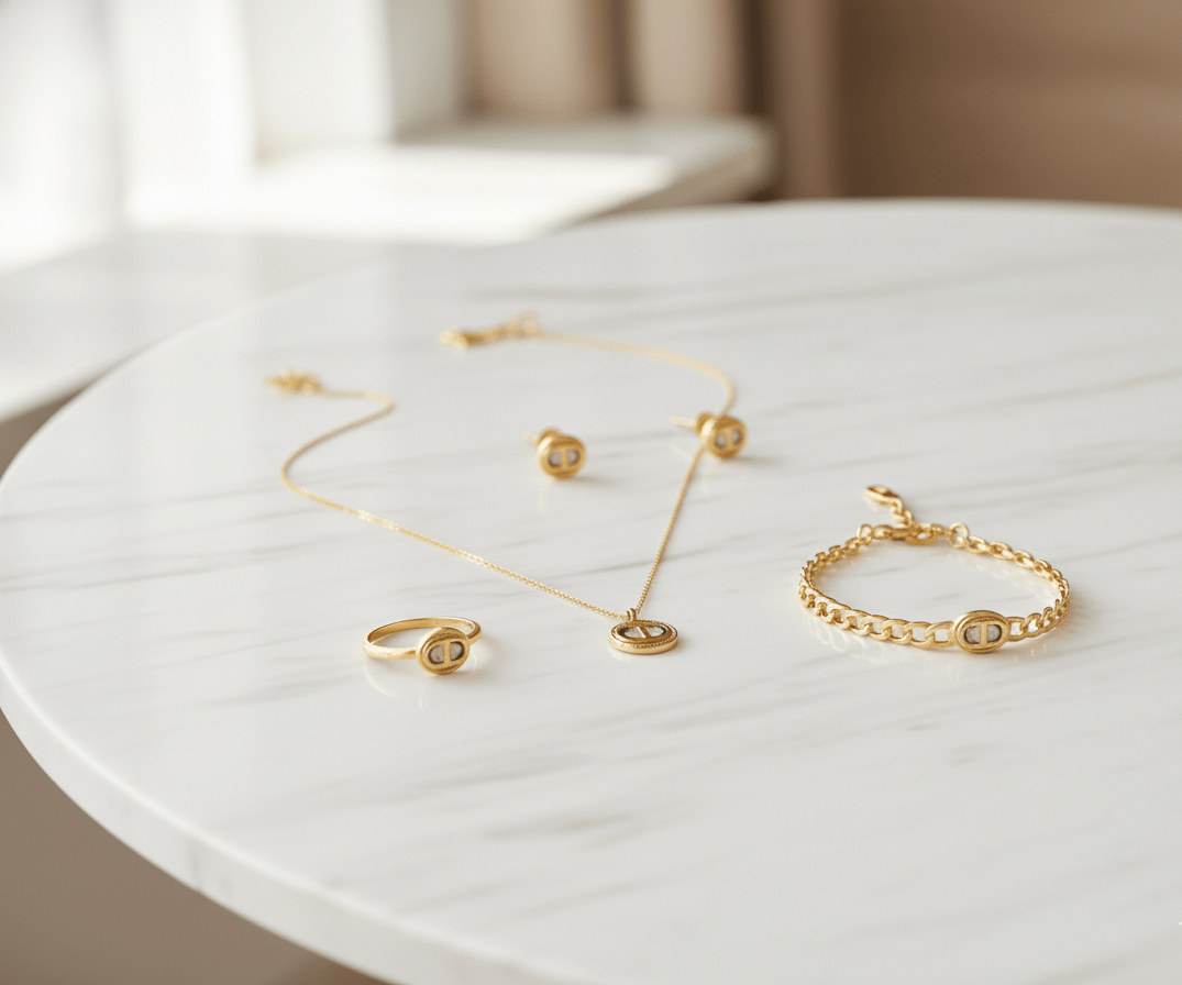 Classic CD Emblem Gold Jewelry Set