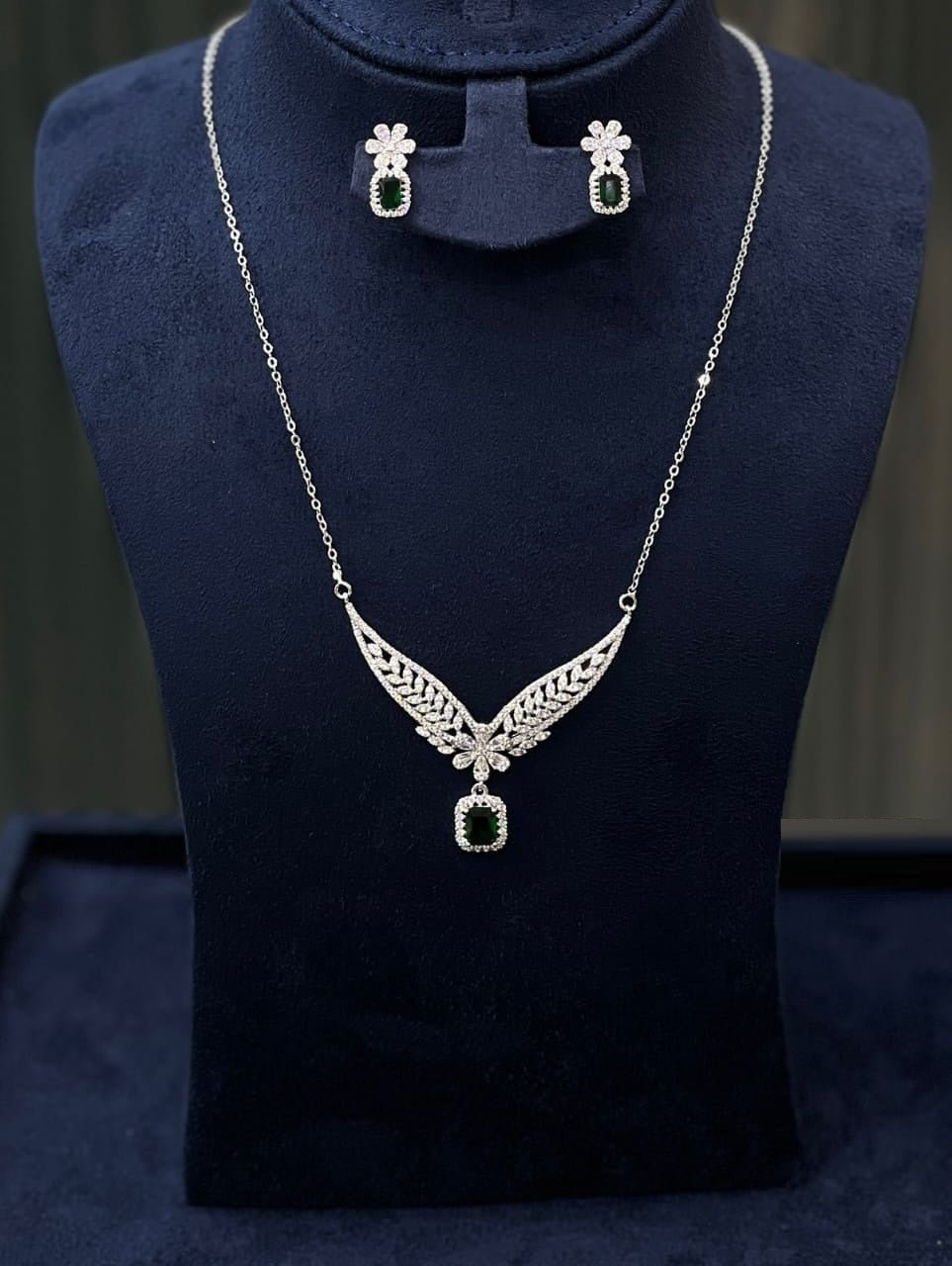 Emerald Leaf Jewelry Set