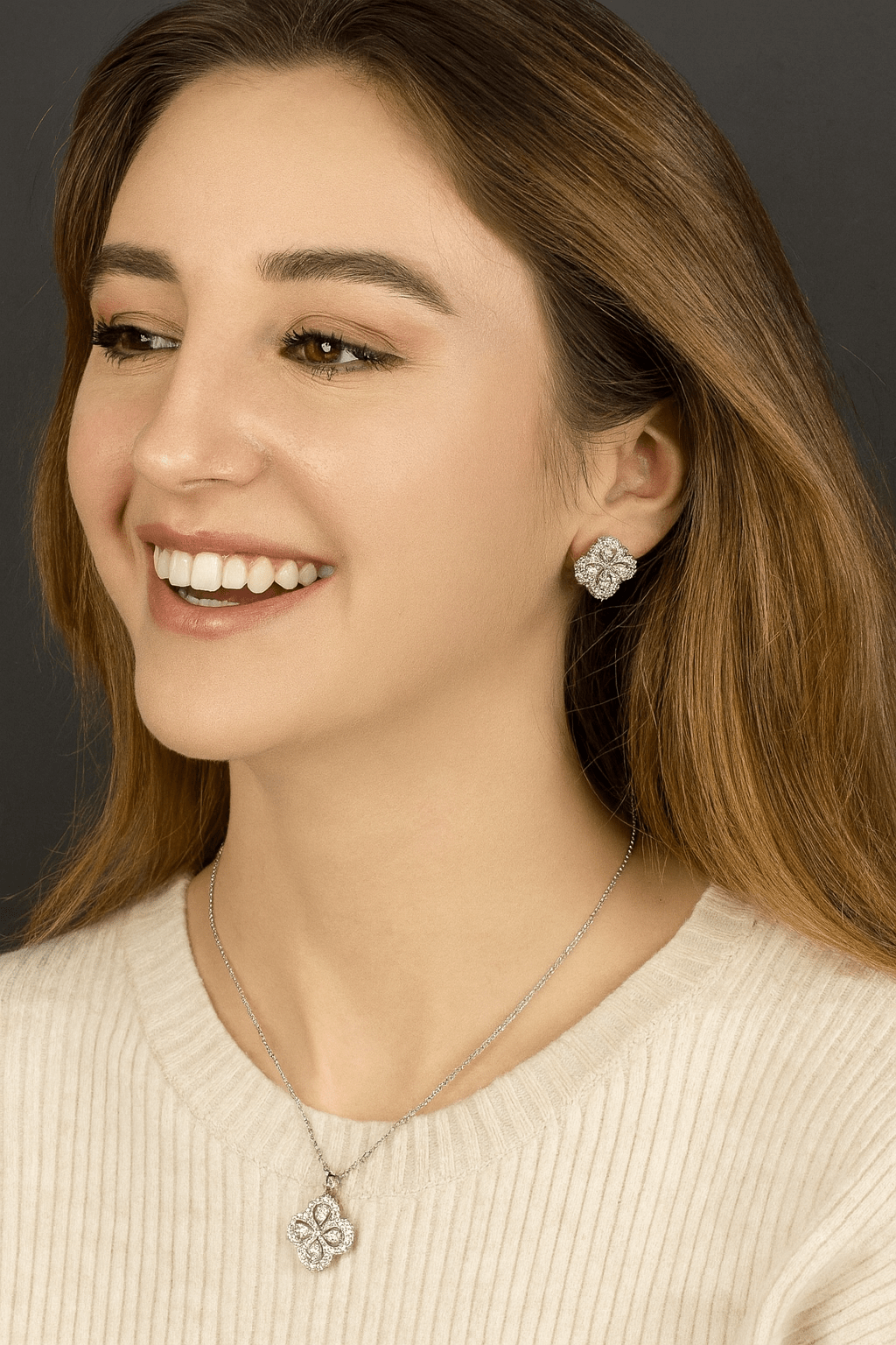 Floral Clover Necklace Set