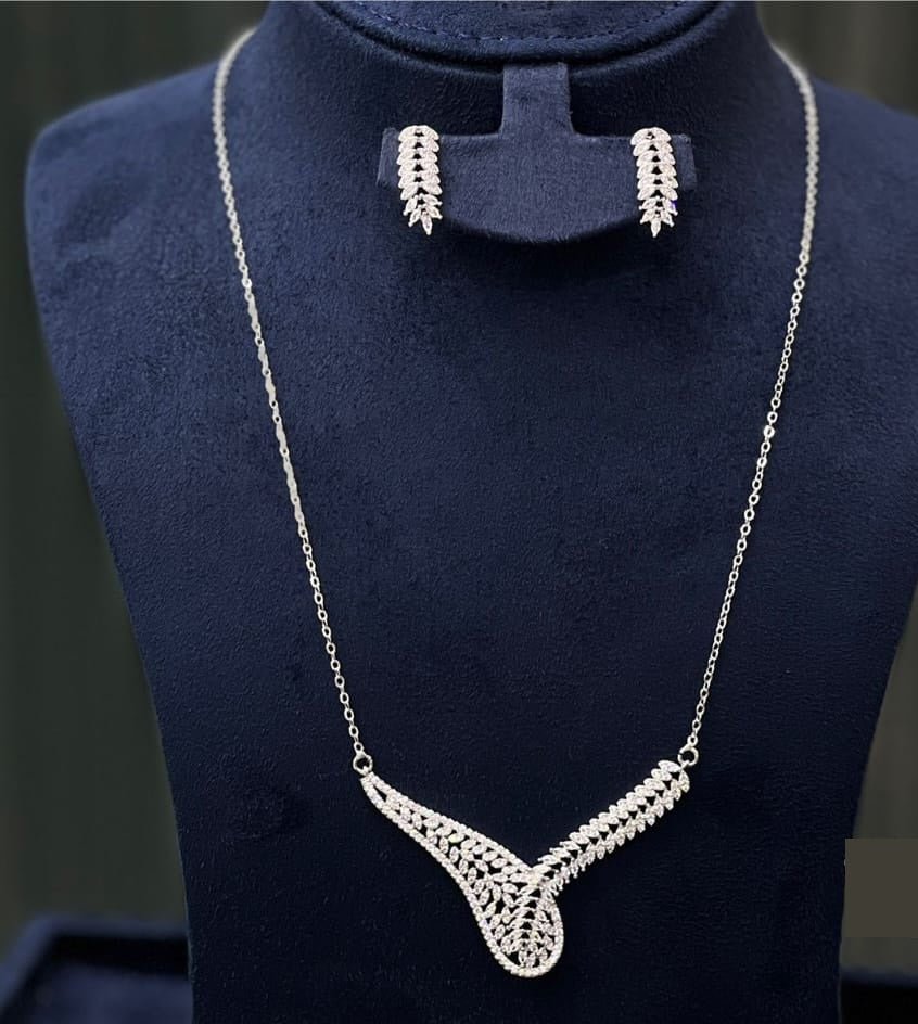 GraceLine Silver Jewelry Set