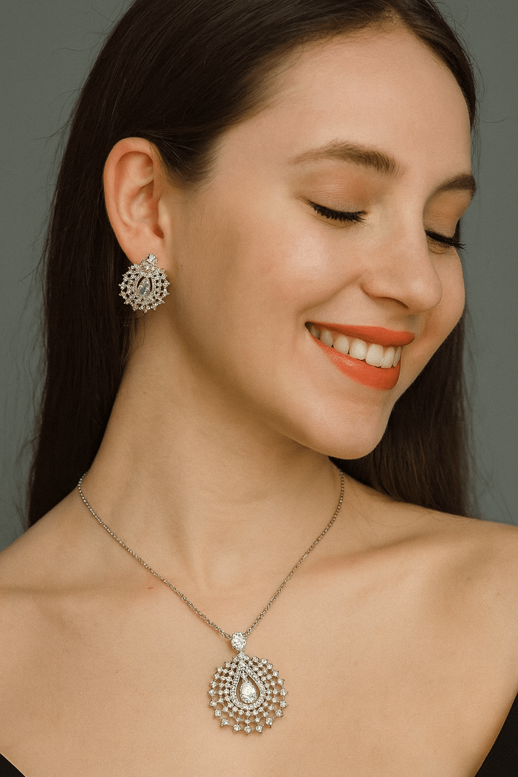 Royal Teardrop Necklace Set